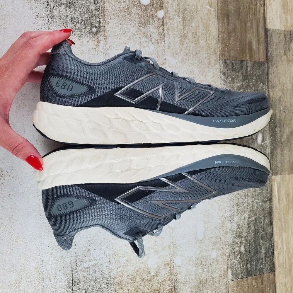 New Balance Fresh Foam 680 V8 Mens Running Shoes Sz 9.5 D Gray Lace Up Sneakers